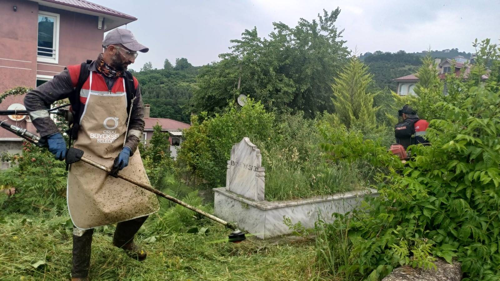 MEZARLIKLAR BAYRAMA HAZIR